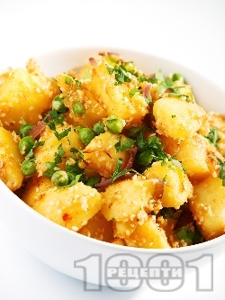 Варени картофи с грах и сусам (гарнитура за риба или бяло месо) - снимка на рецептата